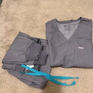 Figs Gray Women's Catarina Top & Zamora Joggers